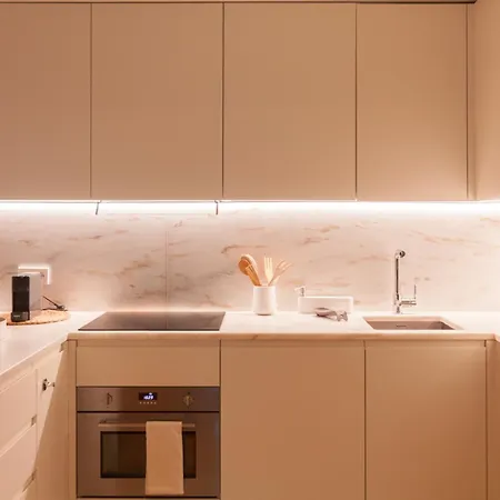 Flh Chiado Stylish Flat شقة *